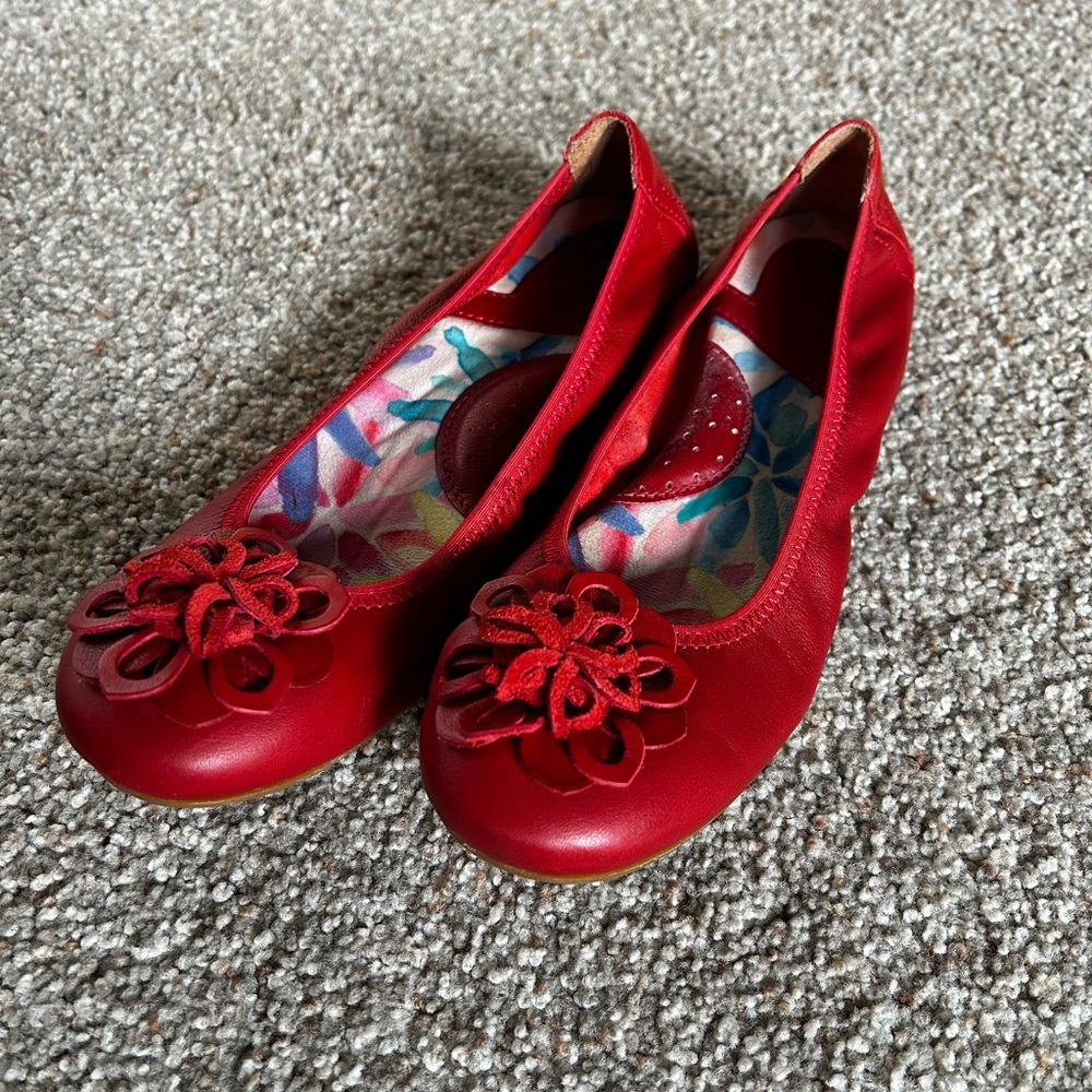 Born Red Women's Flats with Floral Detail